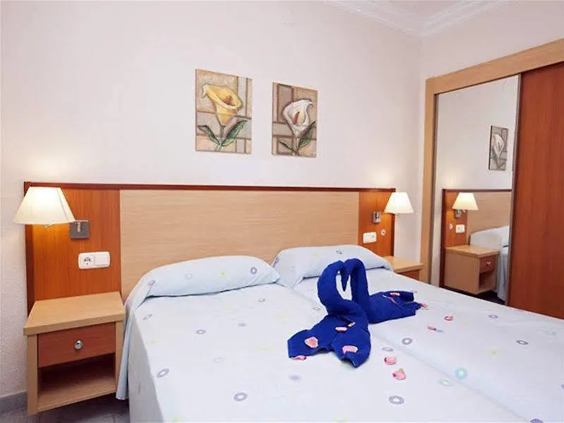 Apartamentos Cinco Plazas Puerto del Carmen  Hotel Puerto del Carmen (Lanzarote)