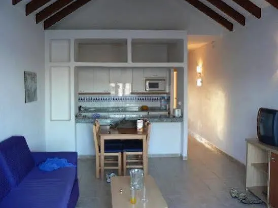 Apartamentos Cinco Plazas Puerto del Carmen  Hotel
